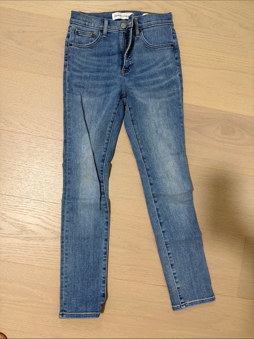 Denim&Co Women's Skinny Jeans in Light Blue Wash